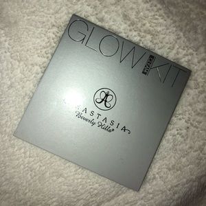 ♡ANASTASIA BEVERLY HILLS GLEAM GLOW KIT♡